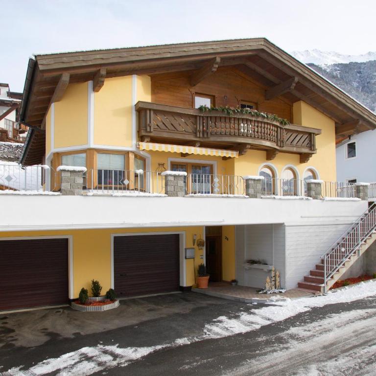 Appartement Anita - Two-Bedroom Apartment with Balcony - 1