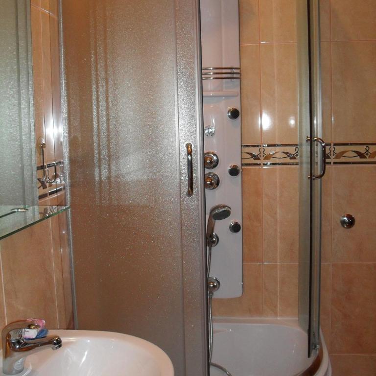 Apartments Sandra - Apartman s 1 Spavaćom Sobom, Balkonom i Pogledom na More - 6