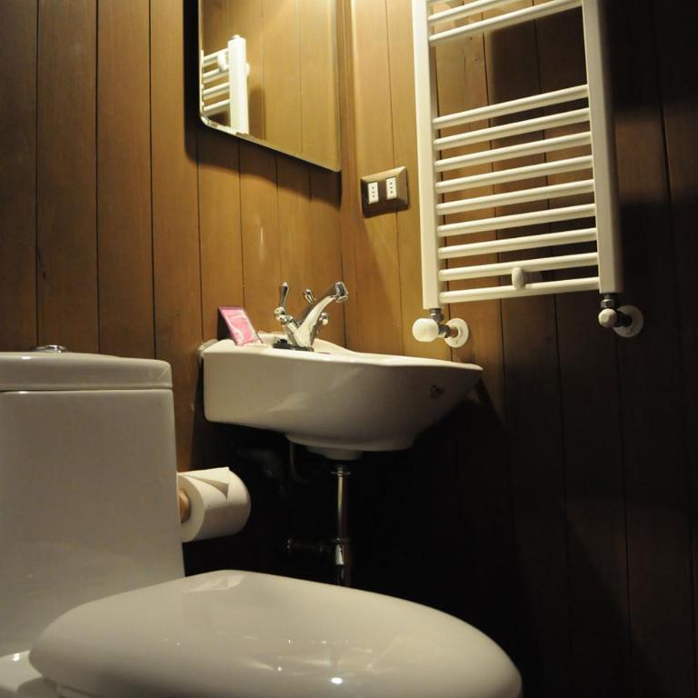 Hostal Buena Tierra - Habitación Individual con baño privado - 9