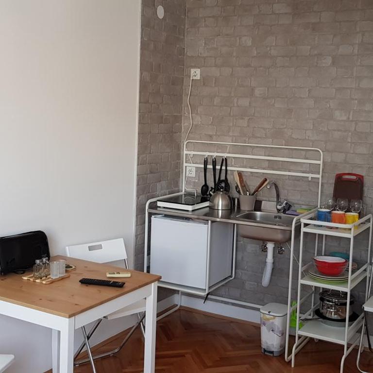 White House Sarajevo - Apartment with Mountain View - 7