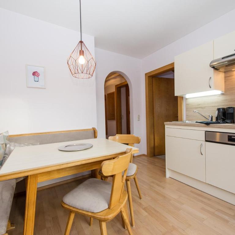 Haus Fercher - Apartment mit 2 Schlafzimmern und Balkon - 2