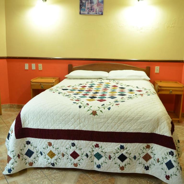 Hostal Pachamama - Habitación Doble con baño privado - 6