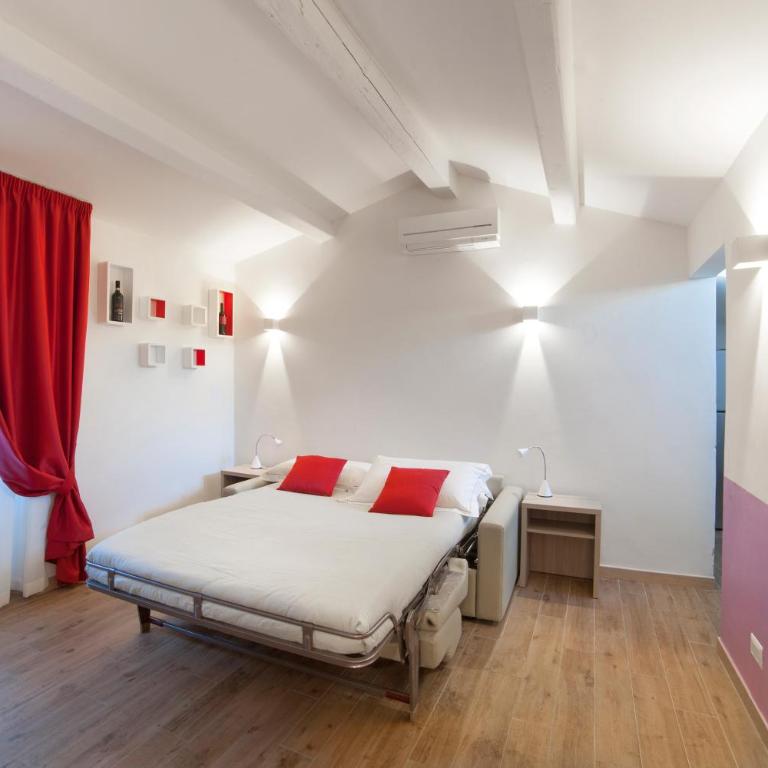 Apollo Guest House - Camera Familiare con Bagno - 4