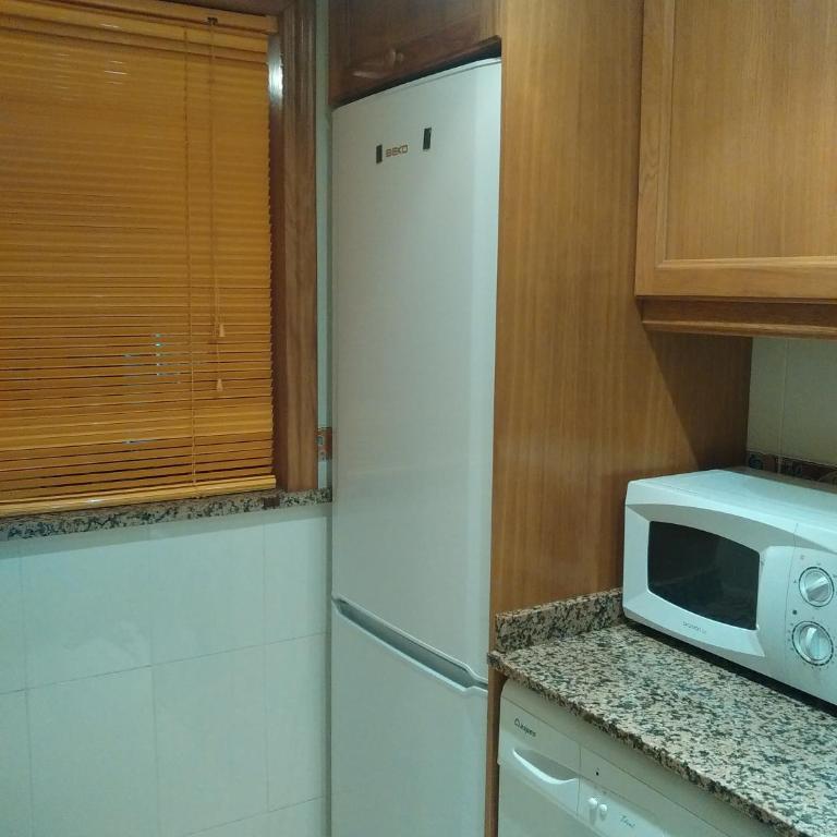 Acapulco II, 1a LINEA, Playa Amplaries - Apartamento con vistas al mar - 12