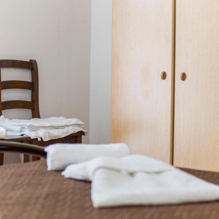 B&B Afrodite - Camera Tripla Comfort con Doccia - 3
