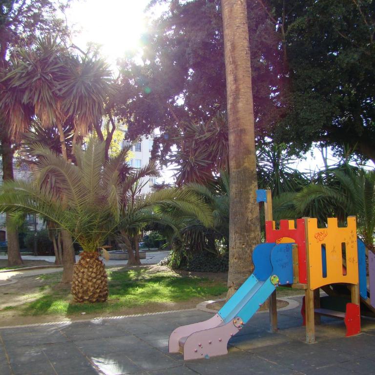 Málaga Lodge Guesthouse - Double Room with Shared Bathroom - 17