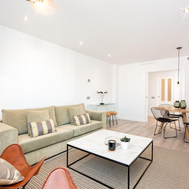 iloftmalaga Ciudad de la Justicia - Three-Bedroom Apartment, Mallarme 4 - 13
