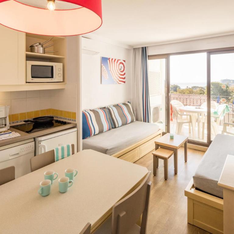 Résidence Pierre & Vacances l'Ange Gardien - Appartement 1 Chambre avec Climatisation et Terrasse ou Balcon (4 Personnes) - 2