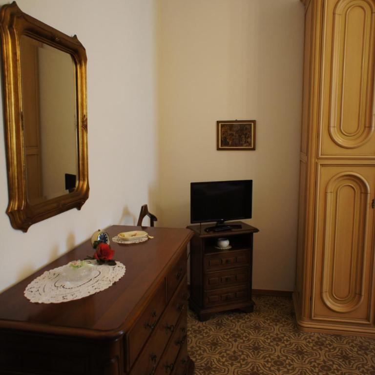 Casa Fonte di Bacco - Camera Matrimoniale Deluxe (2 Adulti + 1 Bambino) - 7