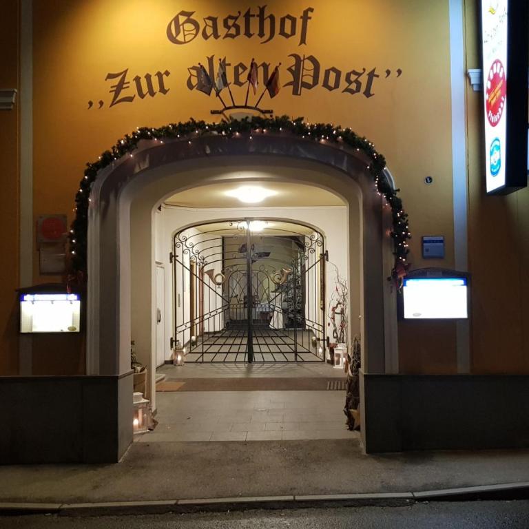 Hotel-Gasthof-Fleischerei - Zur alten Post - Doppelzimmer mit Balkon - 5