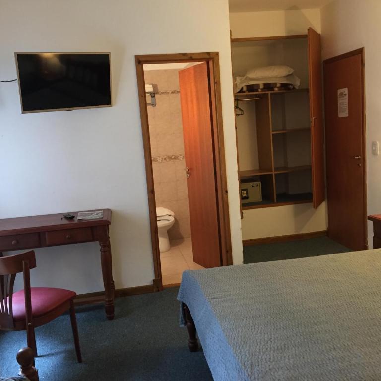 Alpina Hostería - Classic Quadruple Room - 2