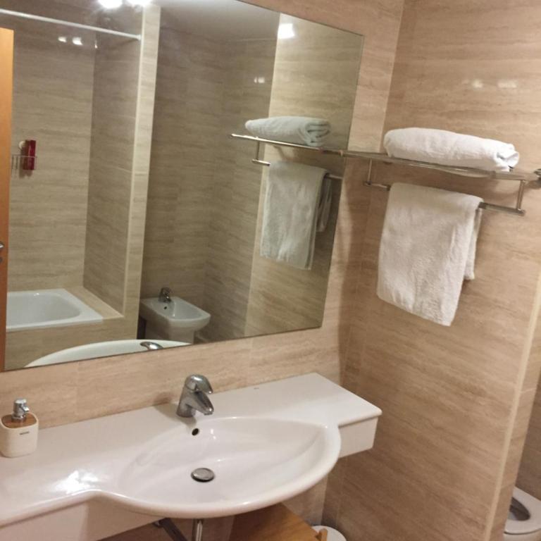 Elise Sun Beach - Three-Bedroom Apartment - 17