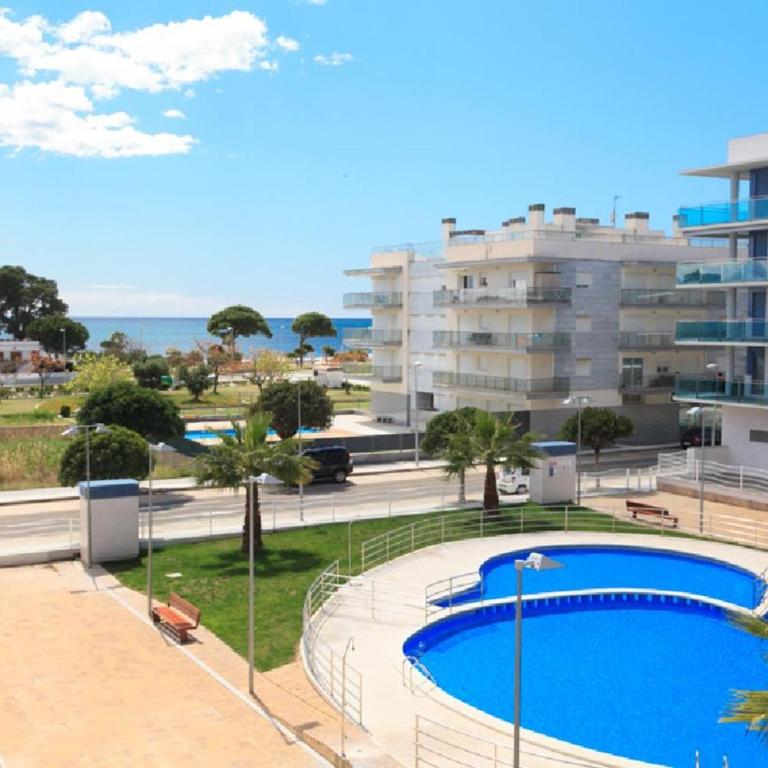 Elise Sun Beach - Three-Bedroom Apartment - 1