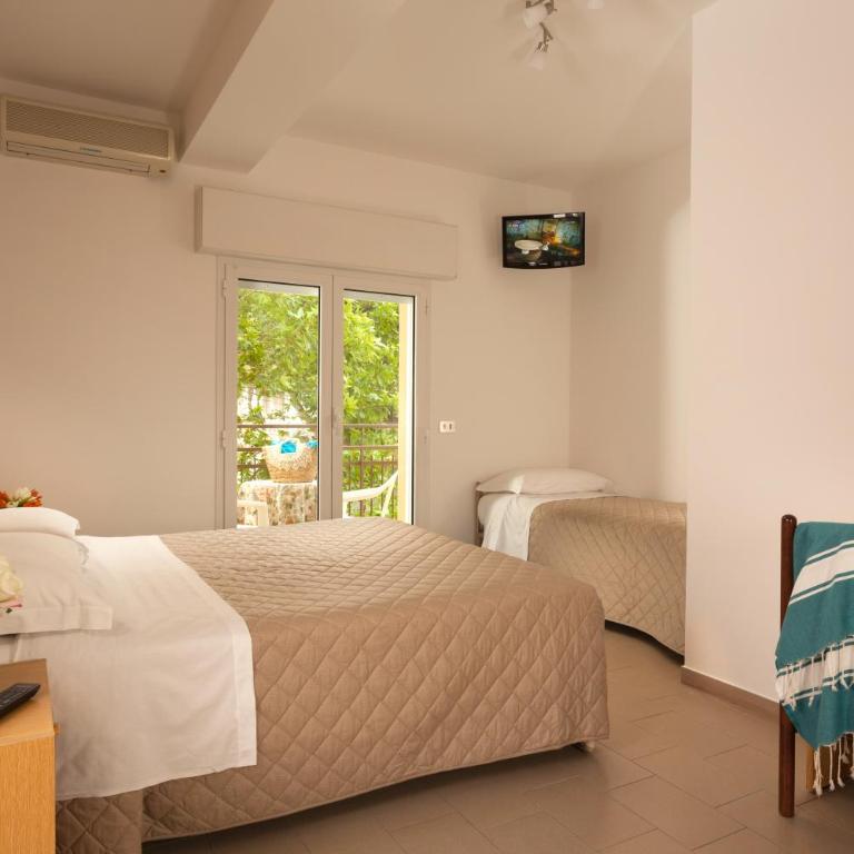 Hotel Ala - Triple Room - 5