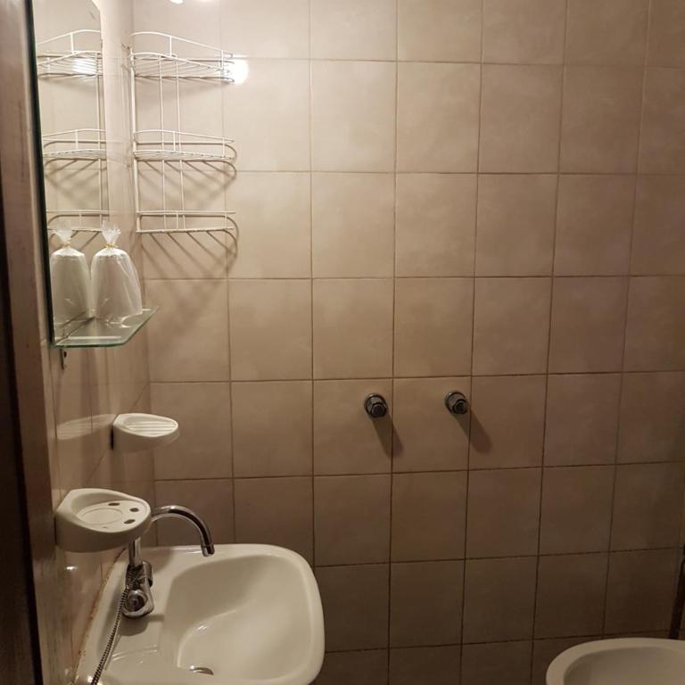 HOTEL Residencial Costa Azul - Habitación Triple con baño privado - 4