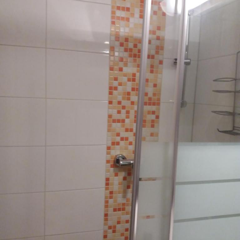 Gästehaus Auszeit - Doppelzimmer mit Zustellbett - 6