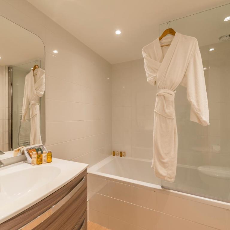 Hotel Eterlou - Chambre Double Traditionnelle - 2