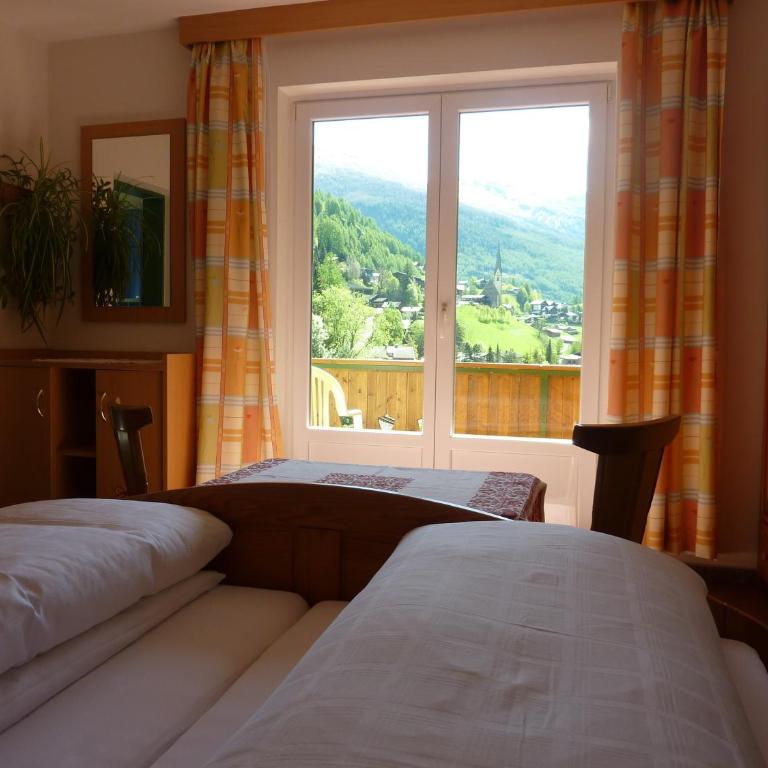 Pension Appartement Ambrosi - Doppelzimmer mit Balkon - 6