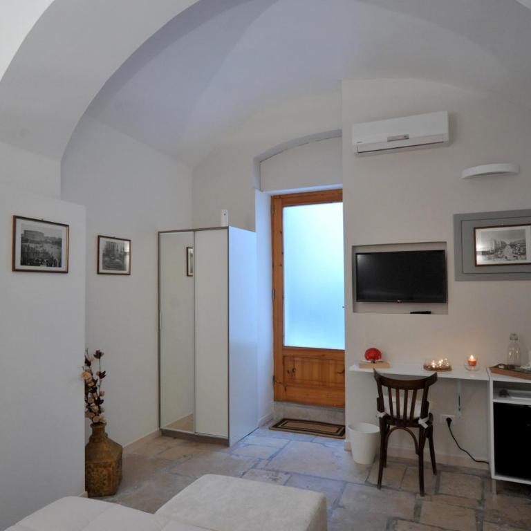 Borgo Martino - Camera Matrimoniale Deluxe con Doccia - 10