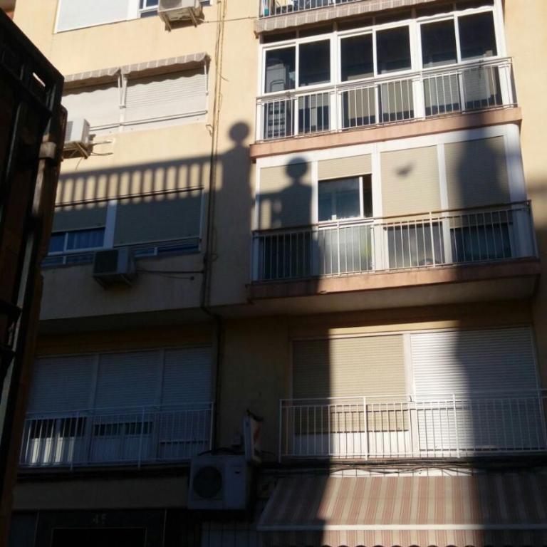 Apartment on Carrer Doctor Sapena - One-Bedroom Apartment - 2