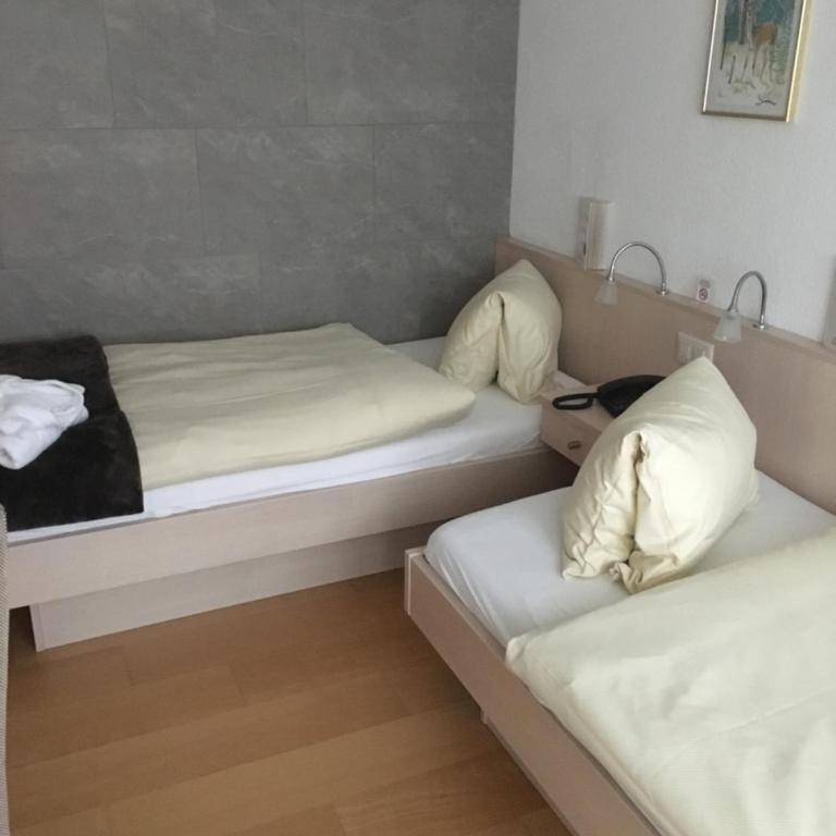 Hotel Belmont - Zweibettzimmer mit 2 Einzelbetten und Balkon - 1