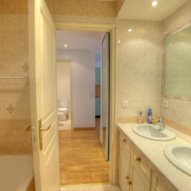 2 Pièces 57 Rue d'Antibes proche Palais - Apartamento de 1 dormitorio - 17