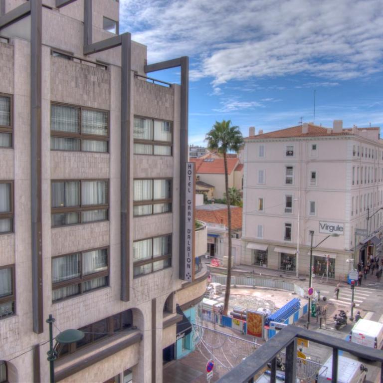 2 Pièces 57 Rue d'Antibes proche Palais - Apartamento de 1 dormitorio - 1