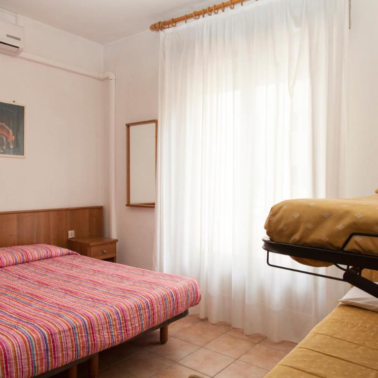 Hotel Taormina - Camera Familiare (2 Adulti + 2 Bambini) - 4