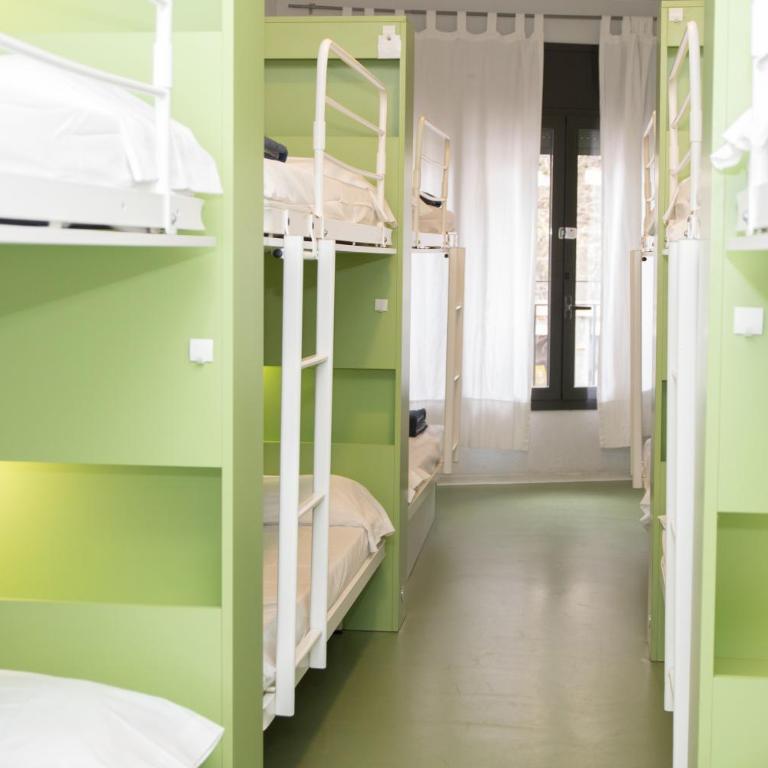 Sant Jordi Hostels Sagrada Familia - Bed in 12-Bed Mixed Dormitory Room - 3