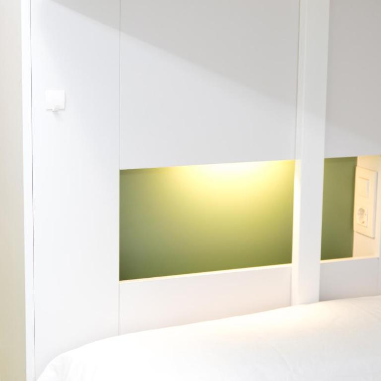 Sant Jordi Hostels Sagrada Familia - Bed in 4-Bed Mixed Dormitory Room with Private Bathroom - 1