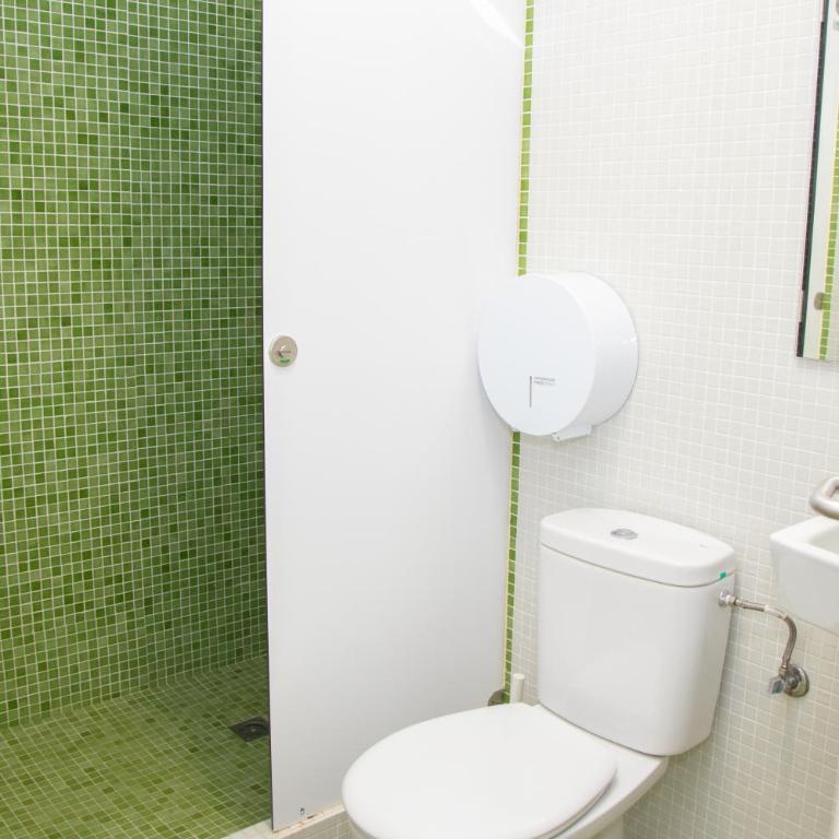 Sant Jordi Hostels Sagrada Familia - Bed in 4-Bed Mixed Dormitory Room with Private Bathroom - 2