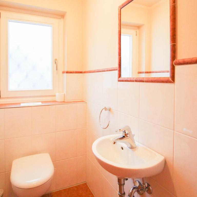 Apartments- und Ferienhaus Anton - Two-Bedroom Apartment - 7