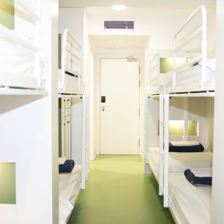 Sant Jordi Hostels Sagrada Familia - Bed in 10-Bed Mixed Dormitory Room with Private Bathroom - 3