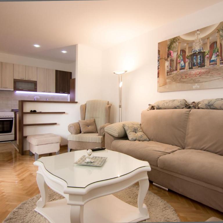 Apartments near St. Sava Temple - Apartman sa 2 Spavaće Sobe - 2