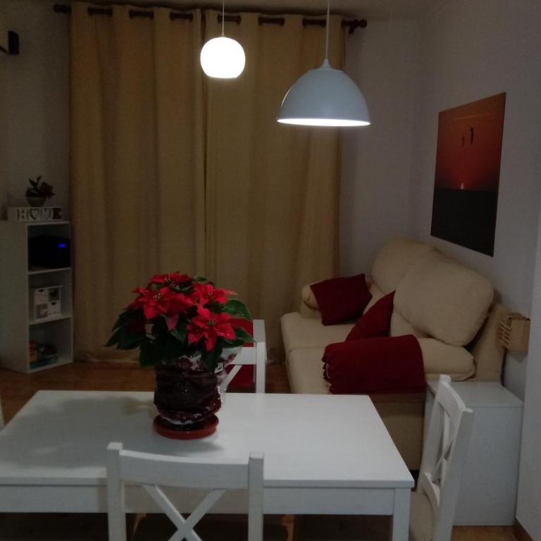 Bonito, luminoso, cerca del mar con Parking - Apartamento con balcón - 9