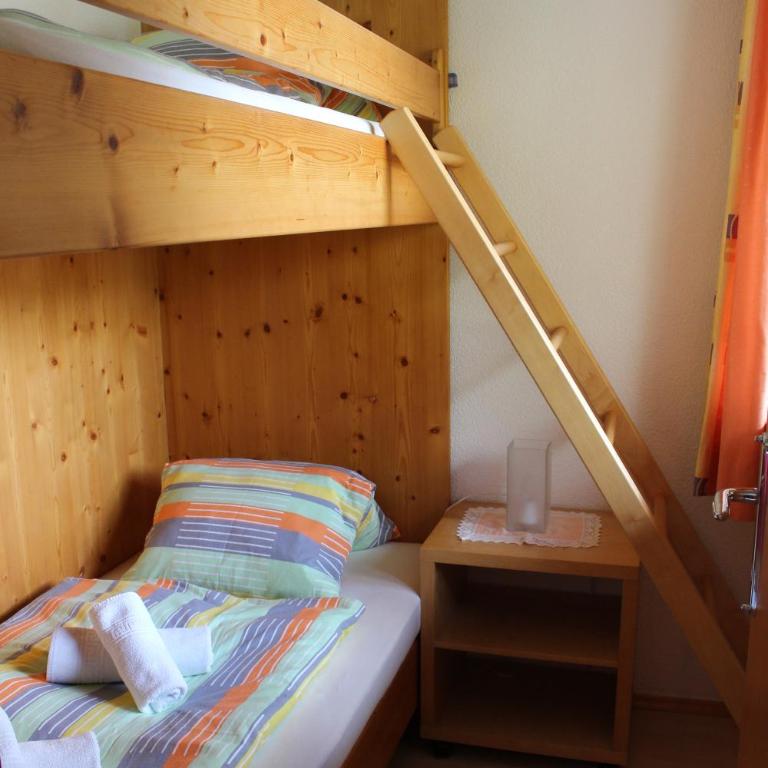 Ferienwohnungen Maurer - Apartment mit 4 Schlafzimmern und einem Balkon - 13