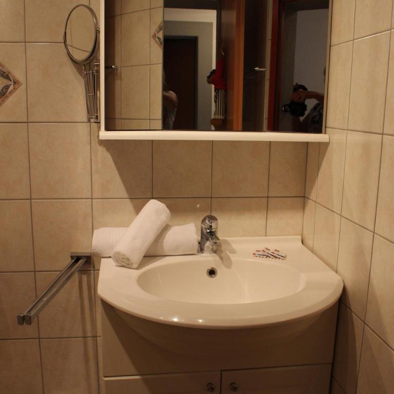 Ferienwohnungen Maurer - Apartment mit 4 Schlafzimmern und einem Balkon - 14