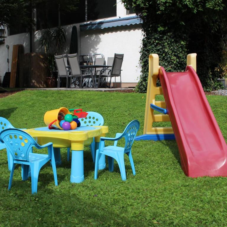 Ferienwohnungen Maurer - Apartment mit 4 Schlafzimmern und einem Balkon - 27