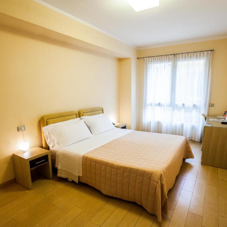 Hotel Diana - Camera Superior Matrimoniale/Doppia con Letti Singoli - 13