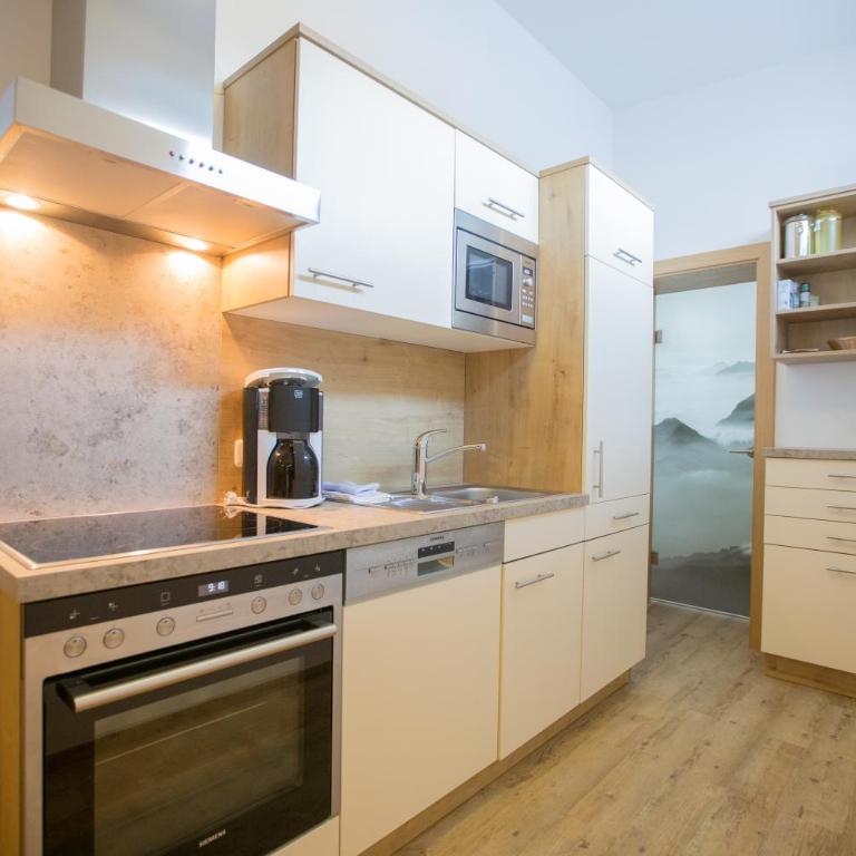 Hotel Ennskraxblick - Apartment mit 1 Schlafzimmer und Balkon - 10