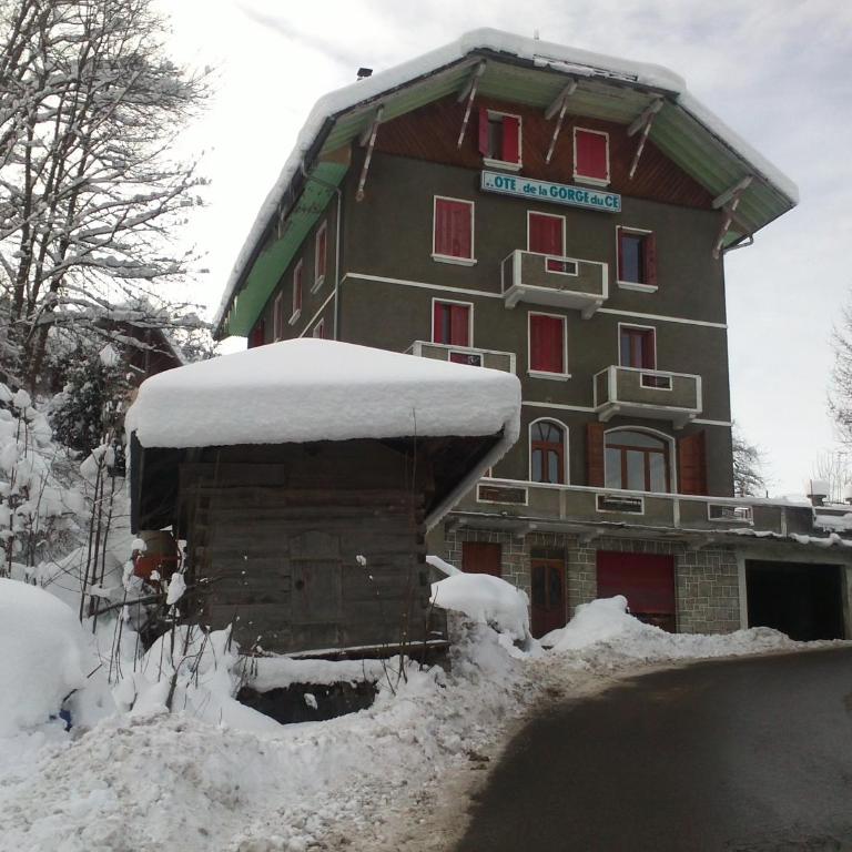 Dans un village savoyard a 1000 m d'altitude bel appartement spacieux de140m2 avec vue magnifique sur la montagne - Appartement avec Vue sur la Montagne - 47