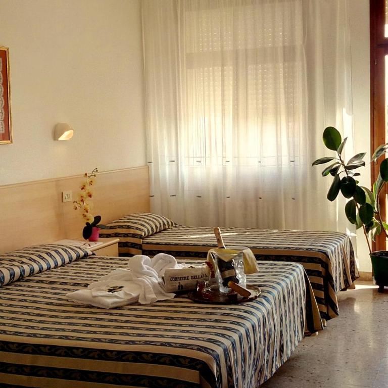 Centro Vacanze Opera Nascimbeni - Camera Classic Matrimoniale/Doppia con Letti Singoli - 4