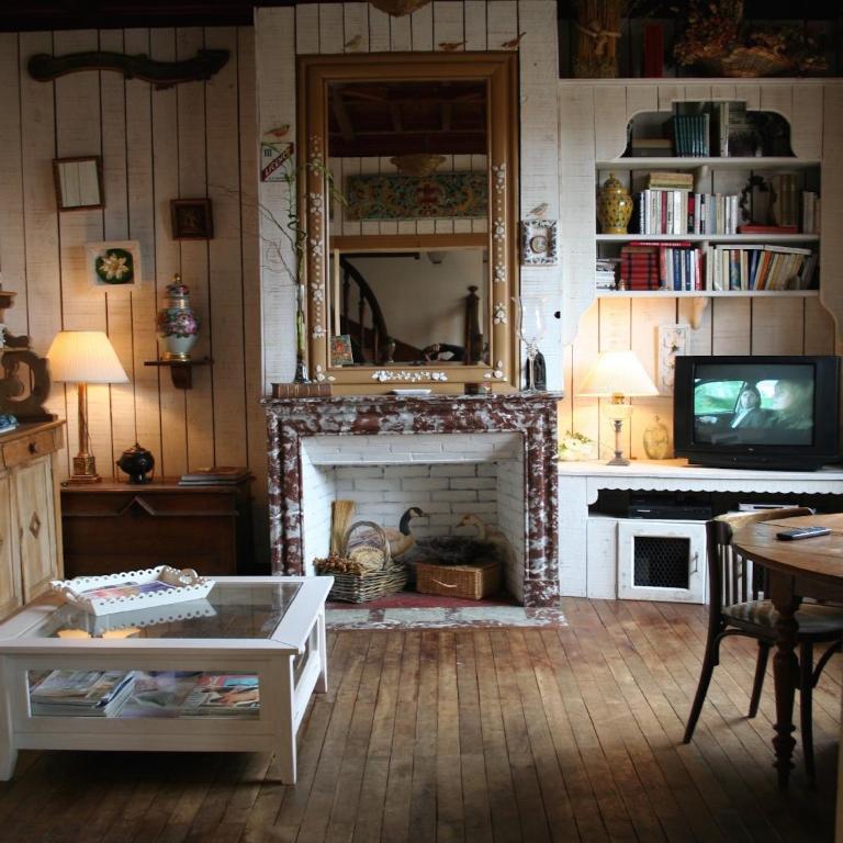 VILLA ZENITH Hostel - LA MAISON - Chambre Double avec Salle de Bains Privative - 17