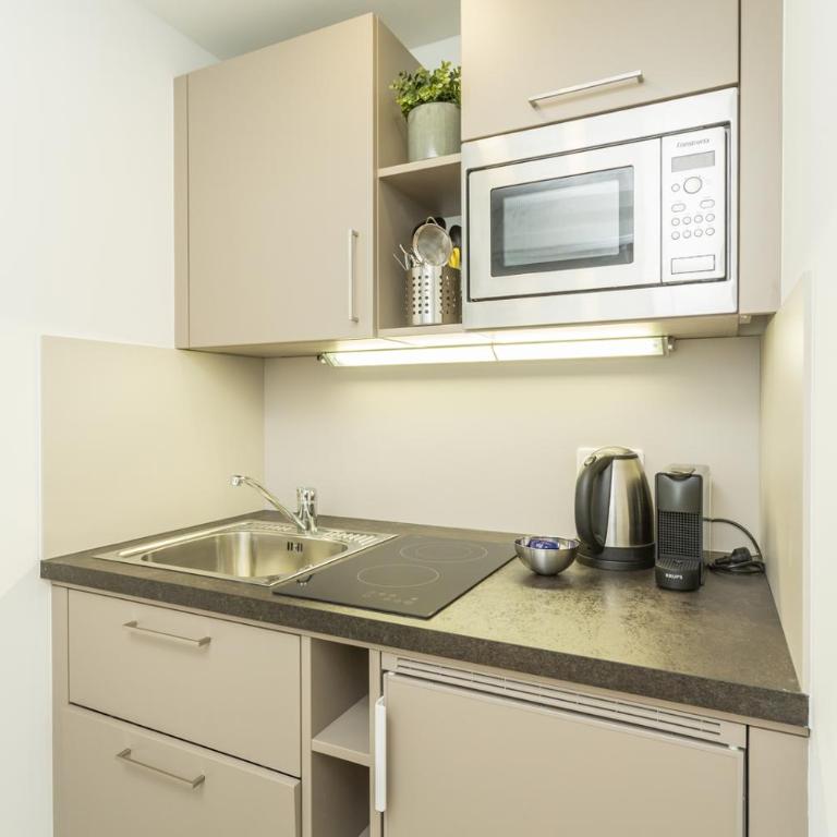 Room 4 & 5 Apartments - Apartment - 8