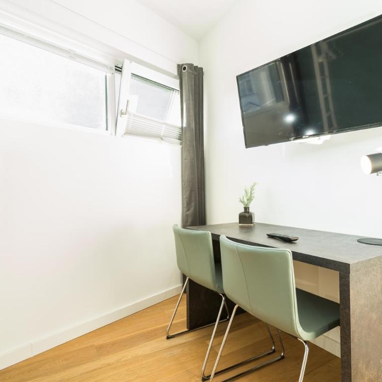 Room 4 & 5 Apartments - Apartment - 11