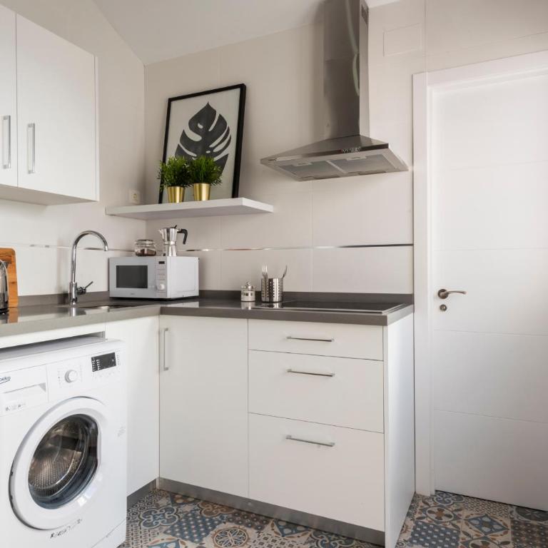 Genteel Home Trinidad Grund - Apartamento Dúplex de 2 dormitorios con terraza - 3