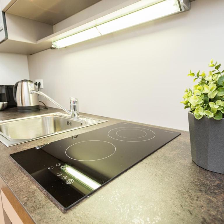Room 4 & 5 Apartments - Deluxe Apartment - 10