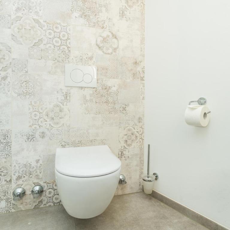 Room 4 & 5 Apartments - Deluxe Apartment - 2