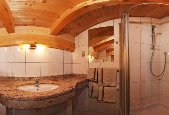 Ferienwohnungen Haaser - Apartment mit 2 Schlafzimmern und Balkon 2 - 5