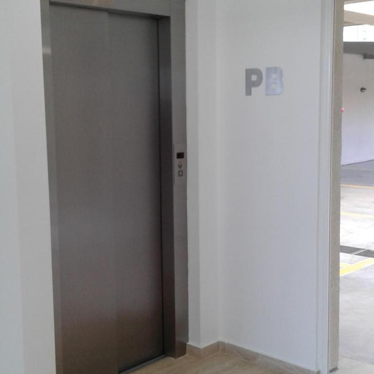 1-1/2 AMB c/BALCON SOLEADO en EDIFICIO FRENTE AL MAR - Apartamento con balcón - 45